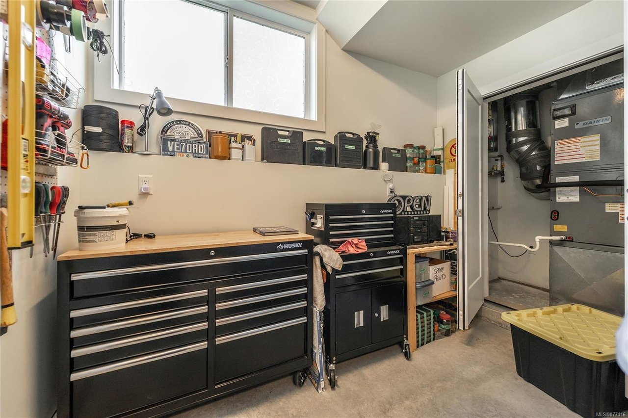 3535 Paperbark Cres
