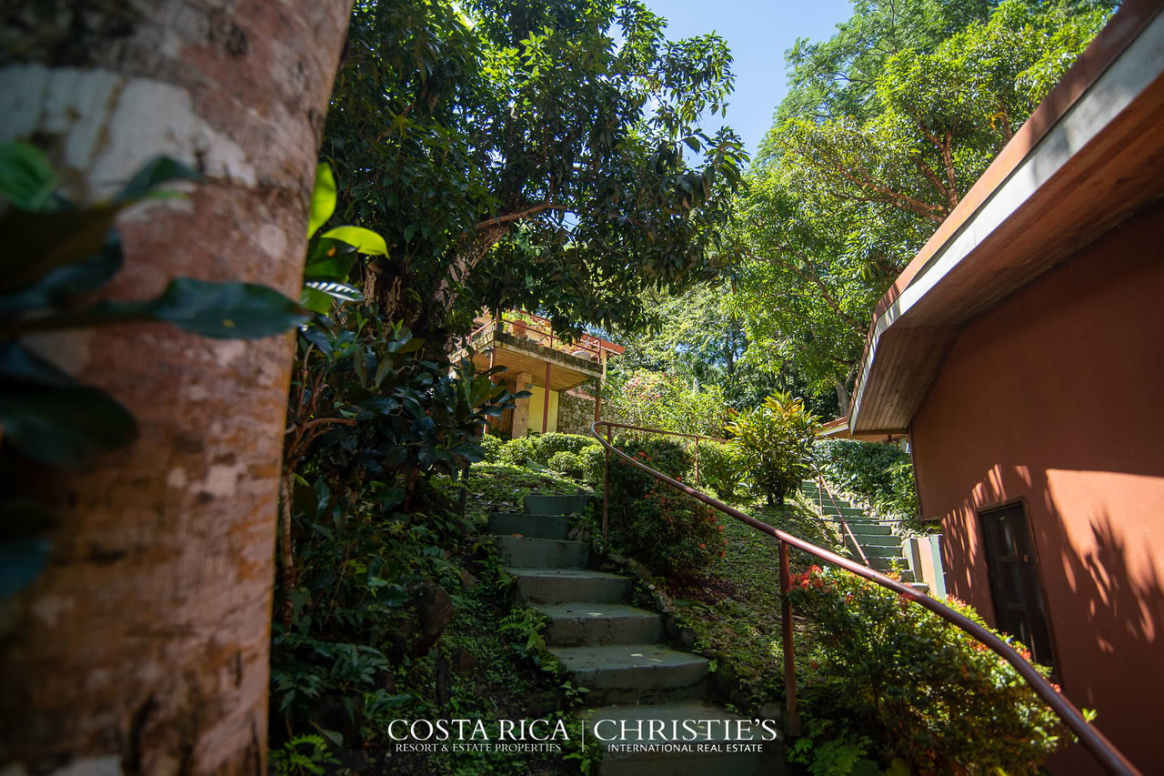 Eco-retreat and Wellness Center Amatierra