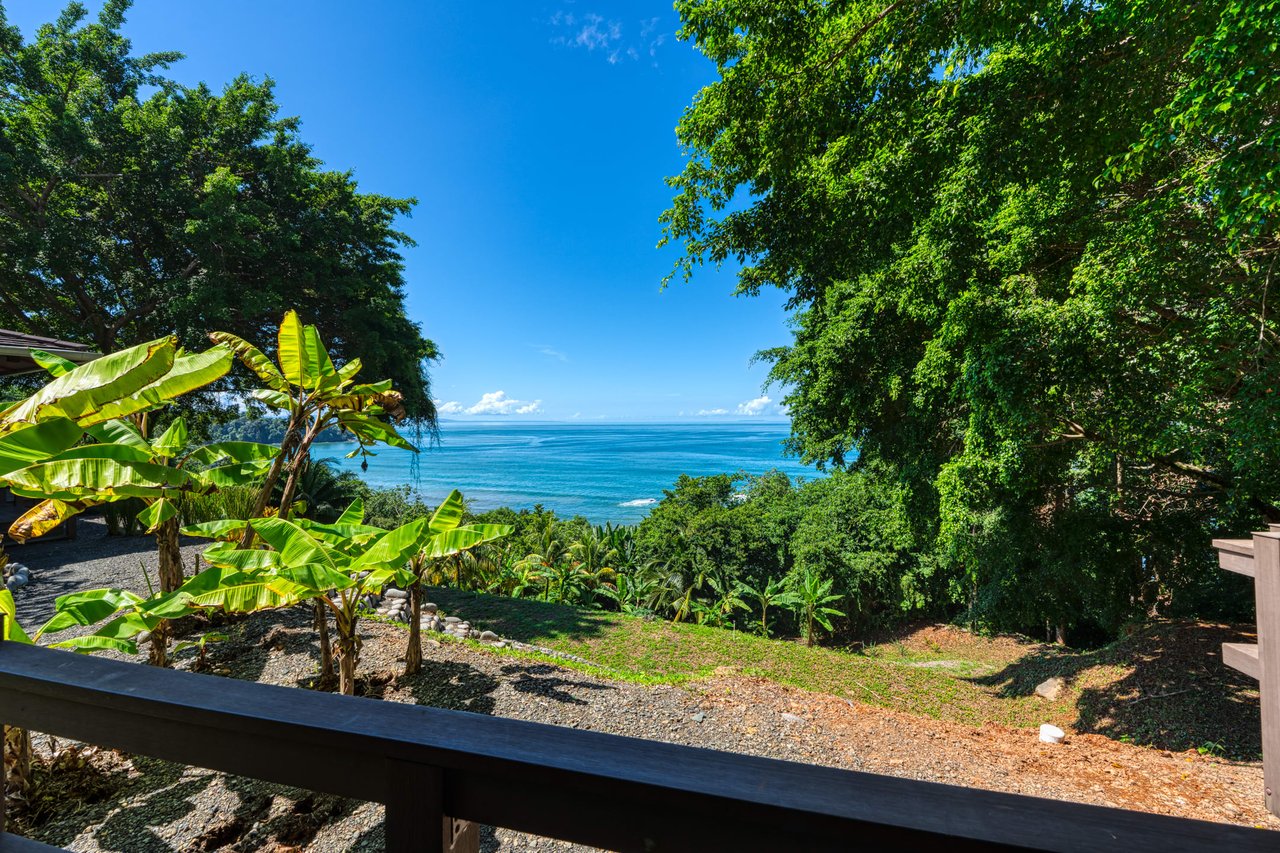 Boutique Hotel Overlooking the Pacific Ocean