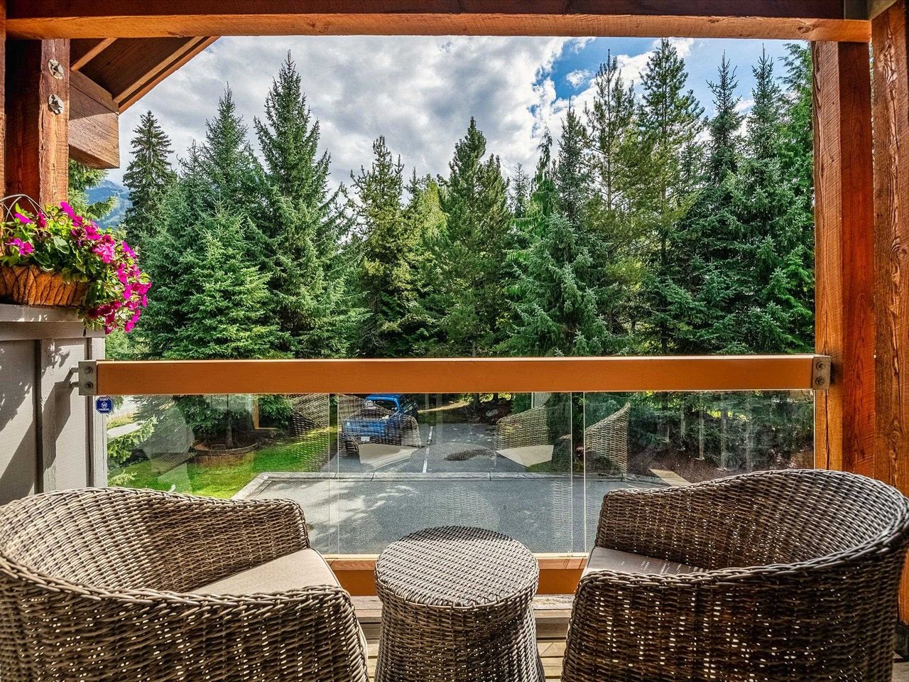 4658 Montebello Pl