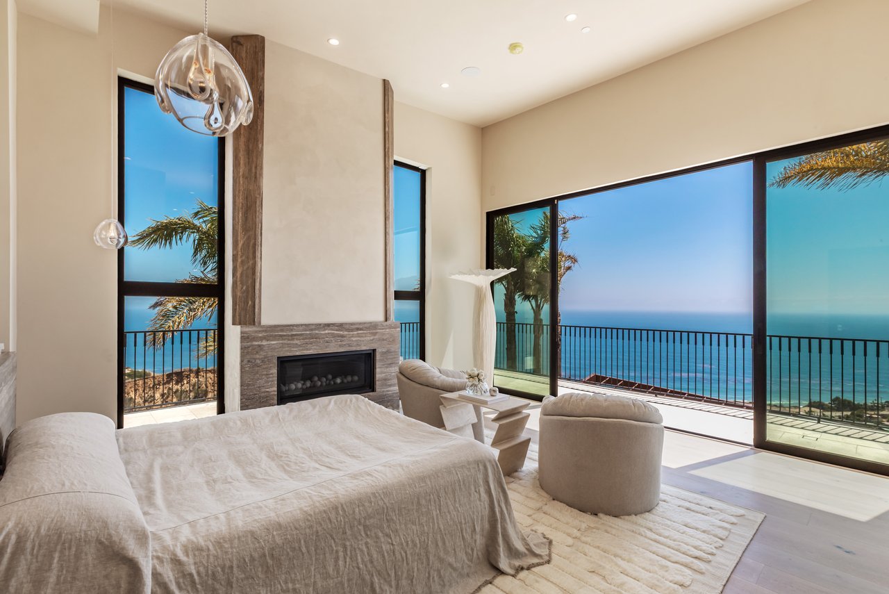 4346 Avenida De La Encinal