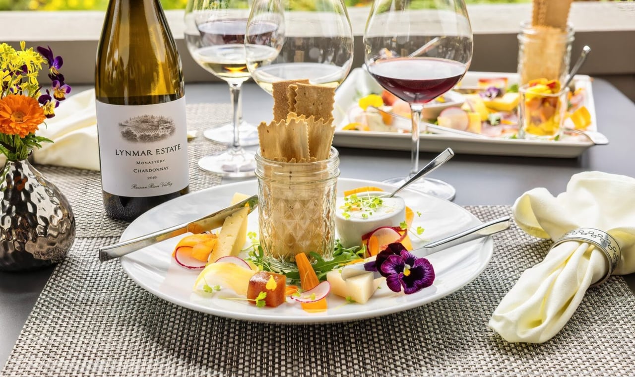 8 Sonoma Wineries Where You Can Spend the Night