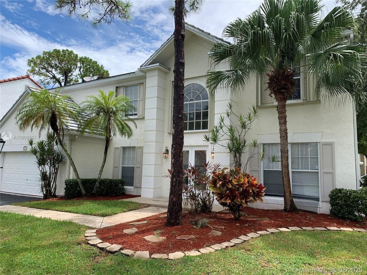 7665 Live Oak Dr