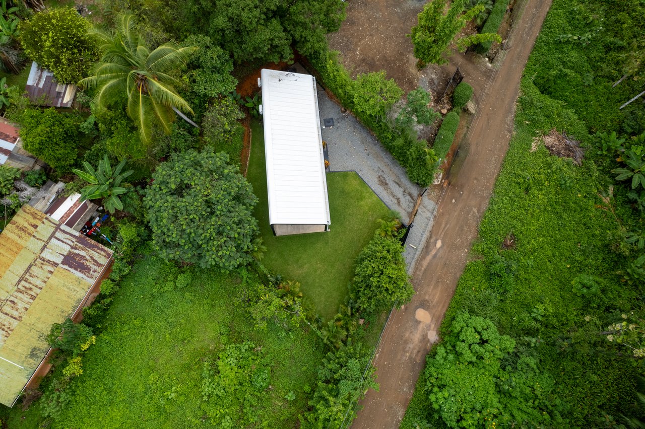 Modern Eco Villa in Central Uvita Only 5 Minutes from Surf Beach