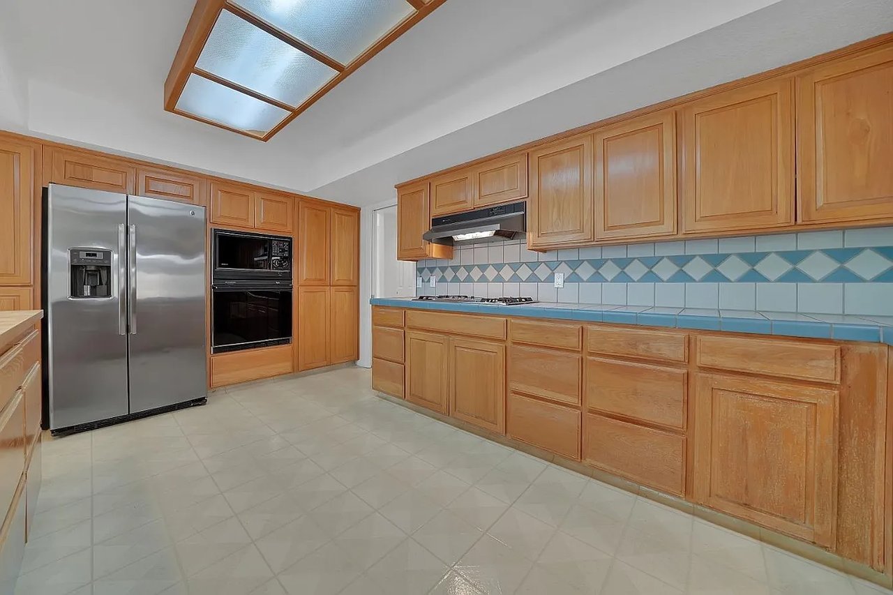 703 Falcon Ave