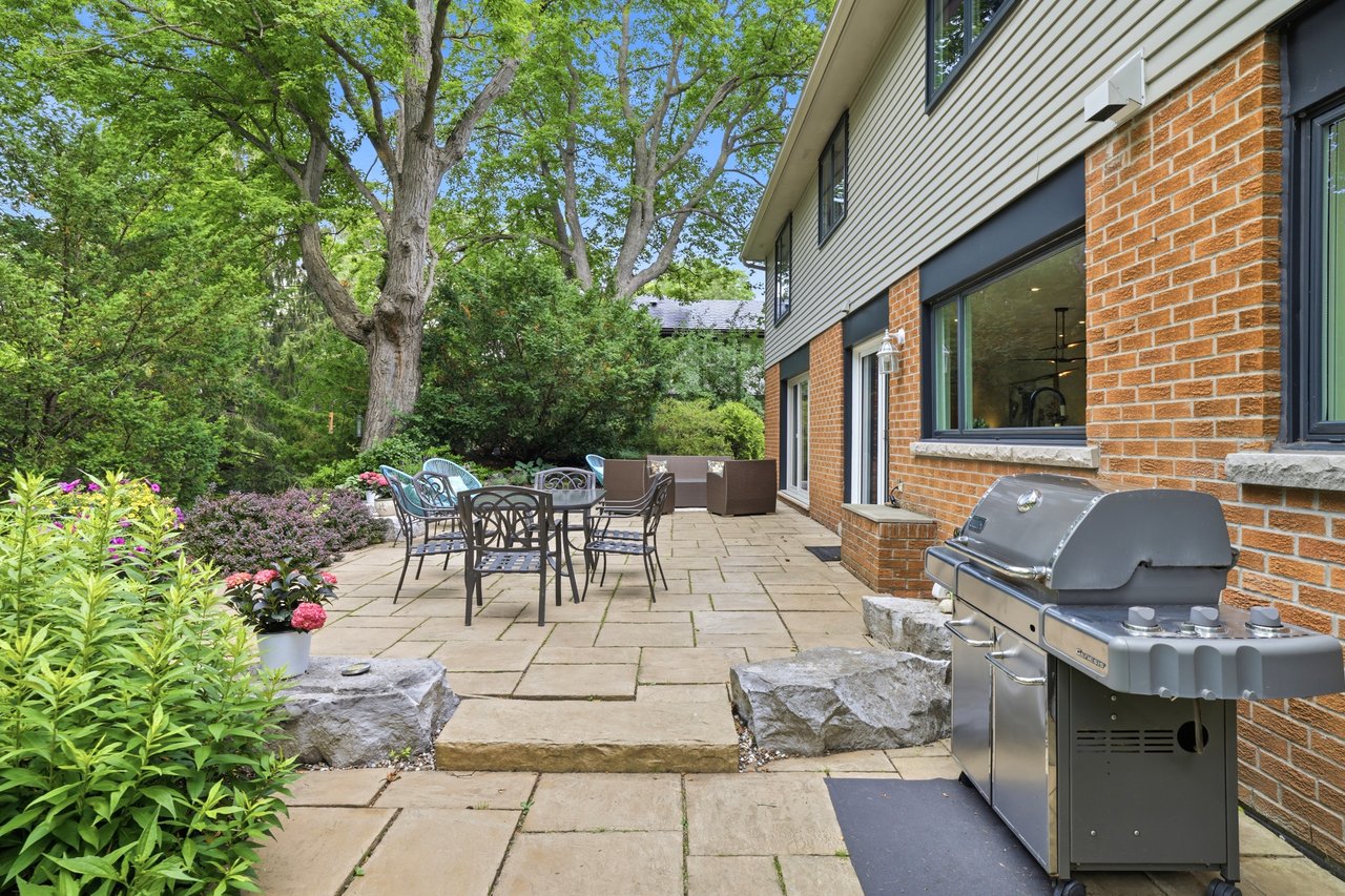 Rare Court Location on Oakville Golf Course