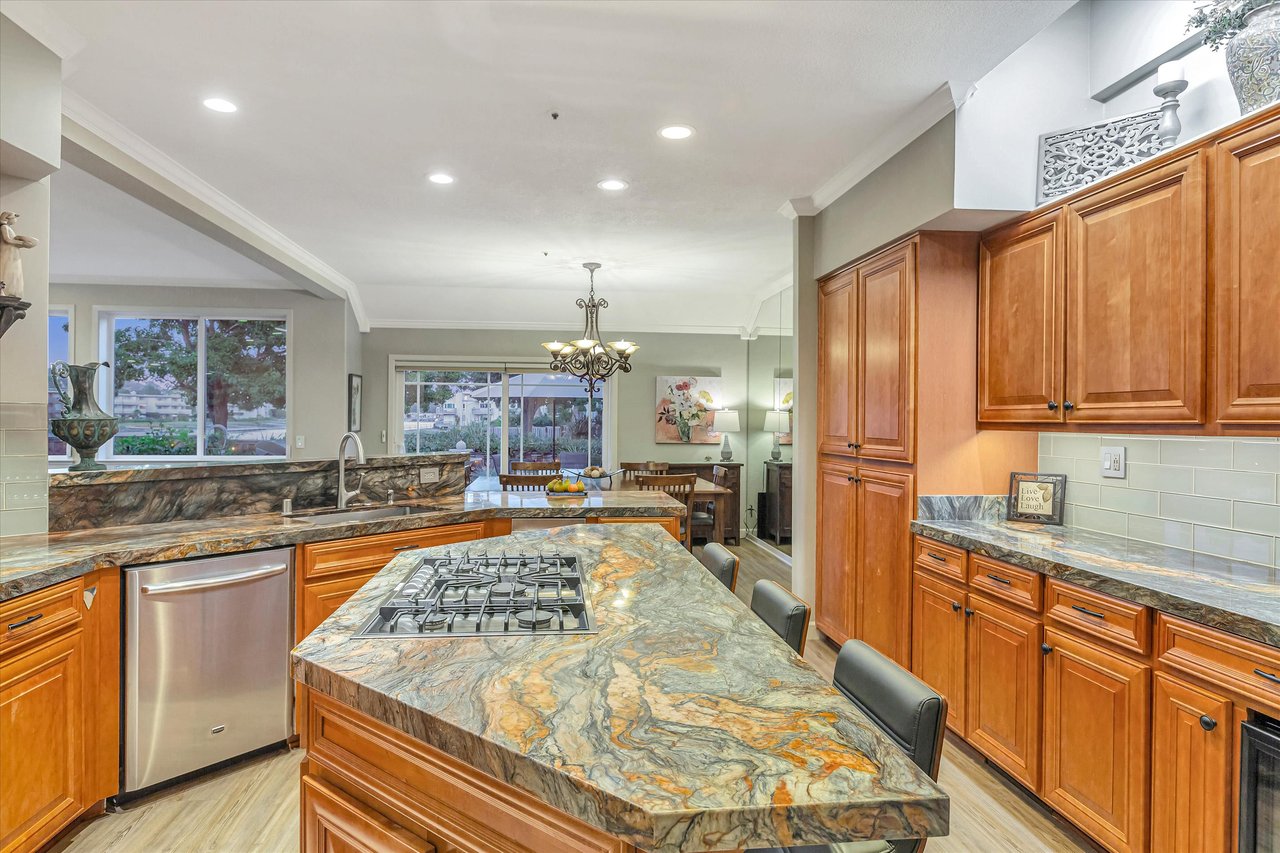 17 Crystal Creek Ct