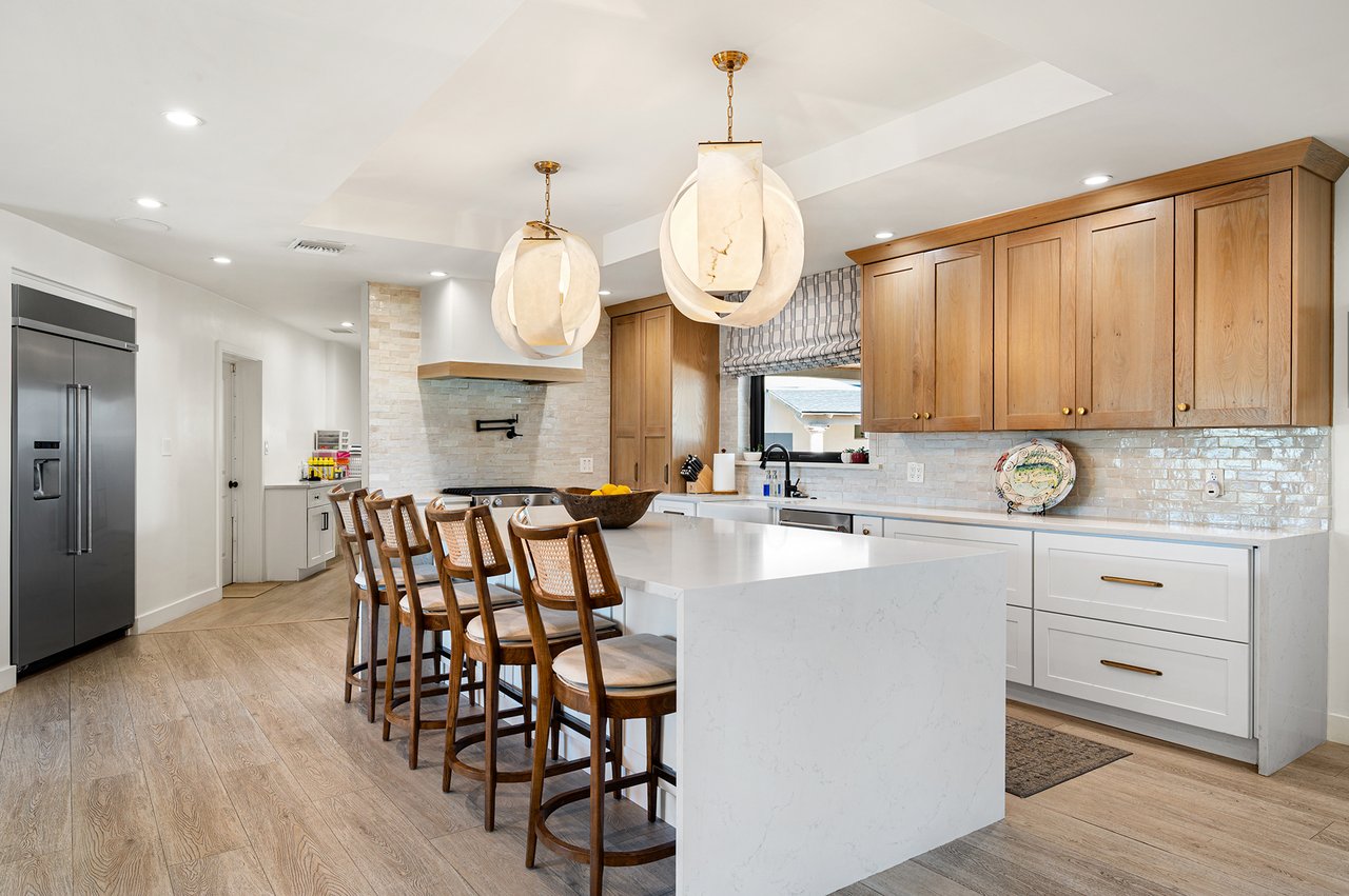 4545 N ROYAL VIEW Drive E