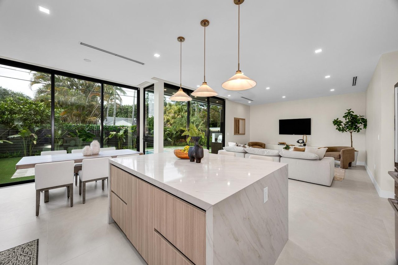 Sophisticated New Construction in the Heart of Miami