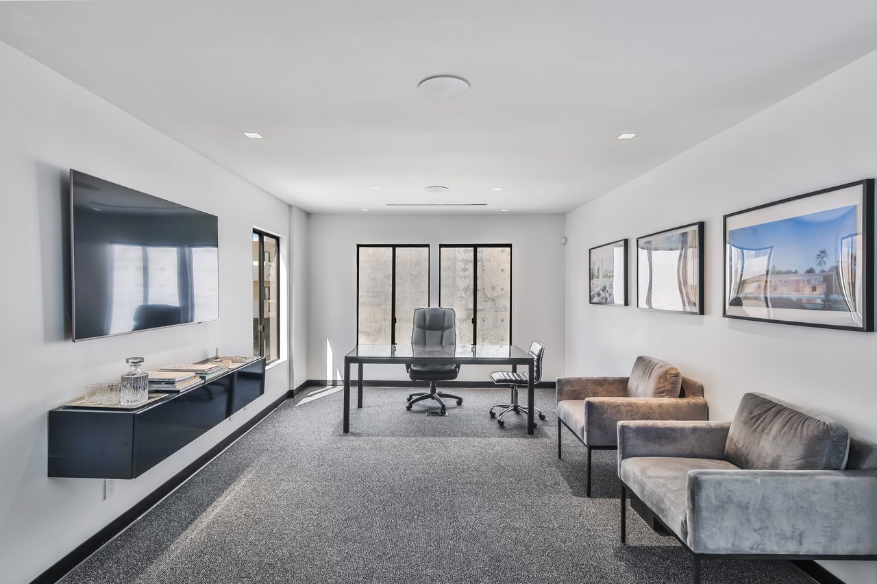 141-147 S Robertson Blvd, Beverly Hills