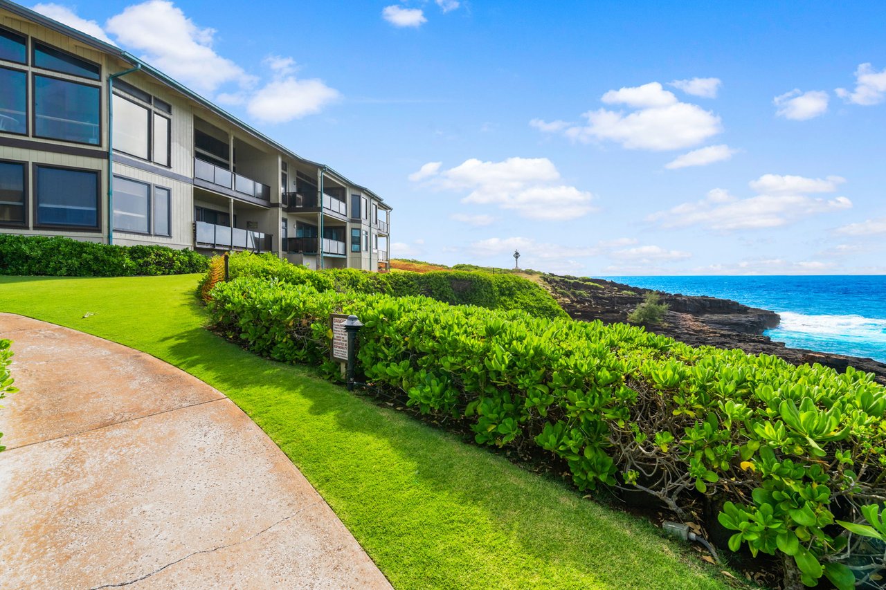 MAKAHUENA CONDOS ON KAUAI