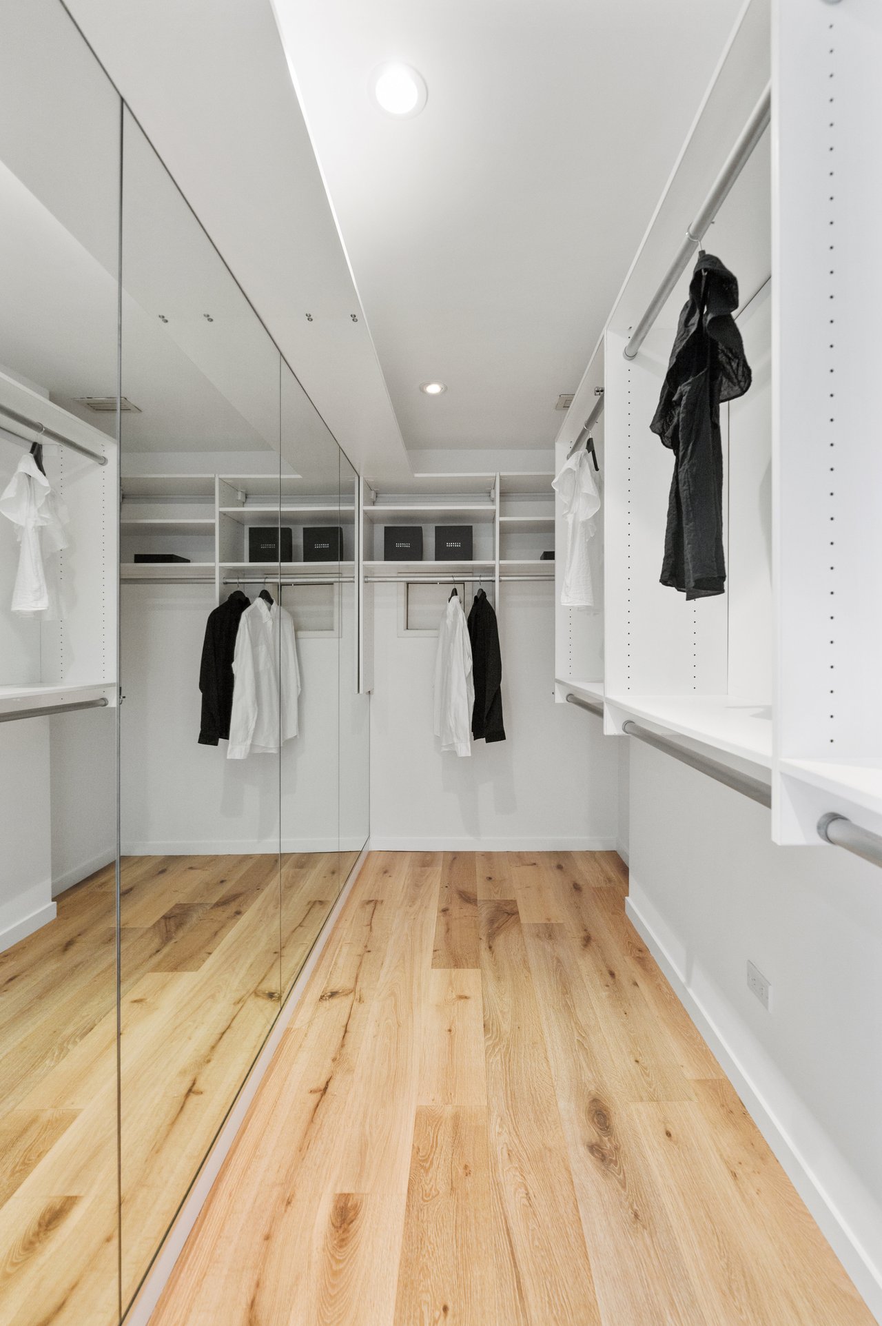 3-Bdrm View Apartment at 1080 Chestnut