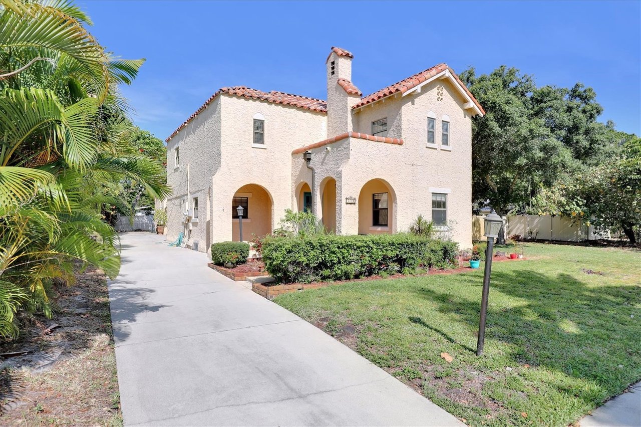 520 Hillcrest Drive