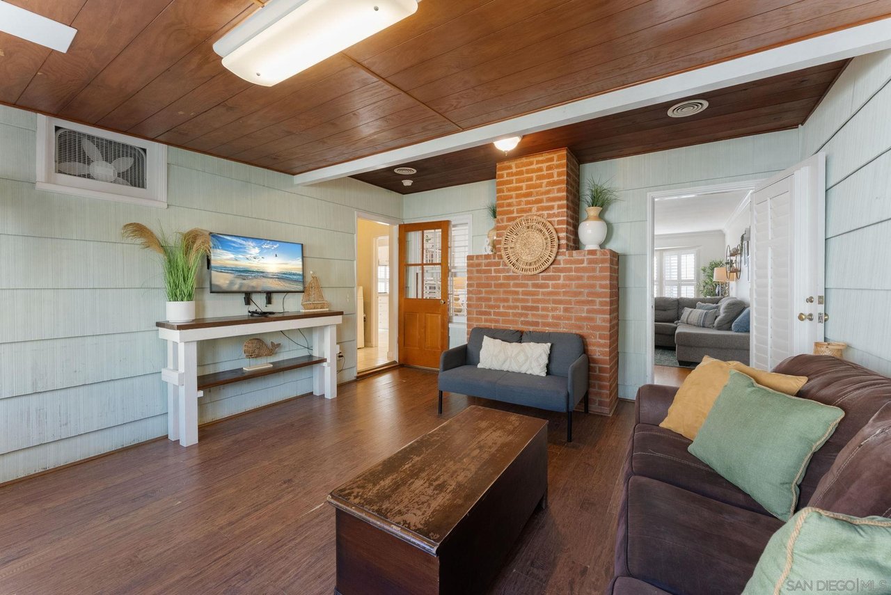 7005 Draper Ave, La Jolla, CA 92037