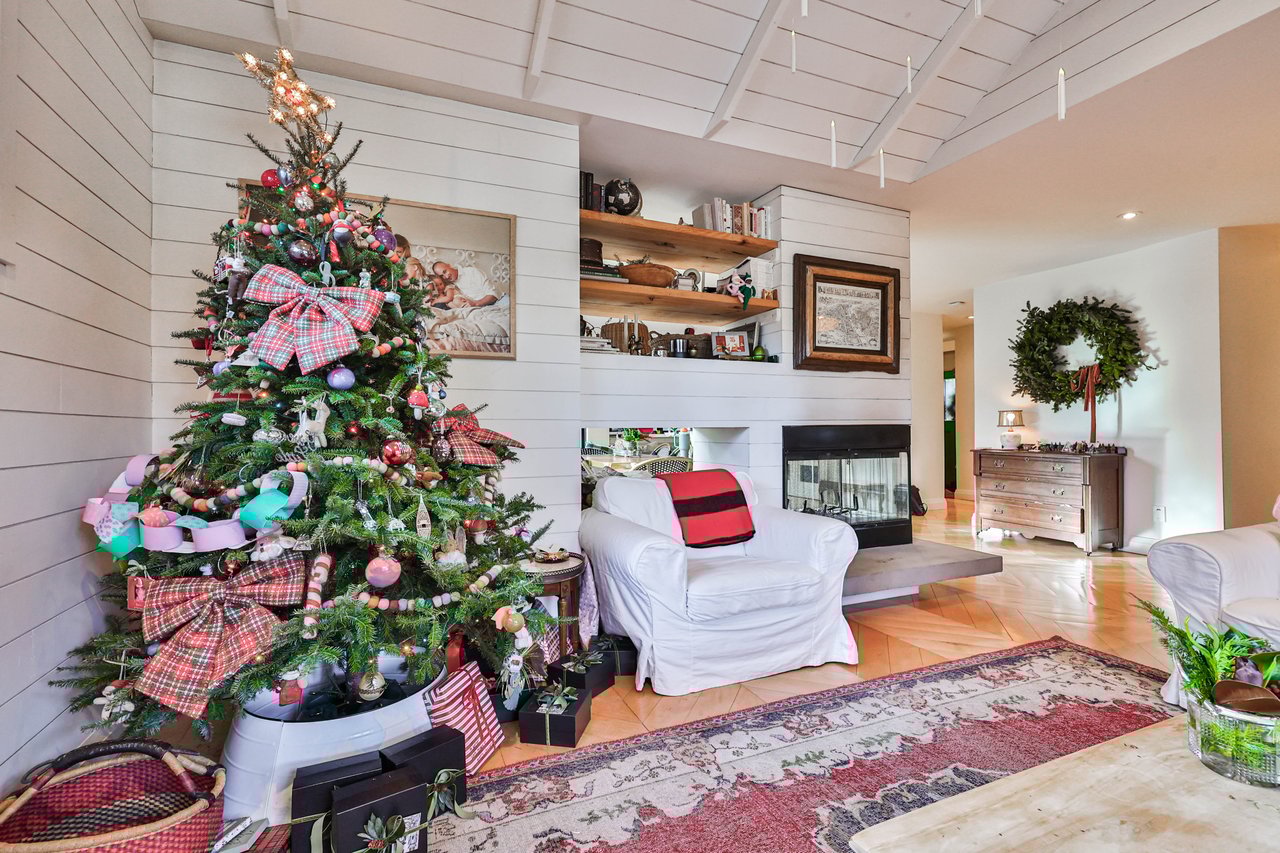 52 Kerr Street, Oakville