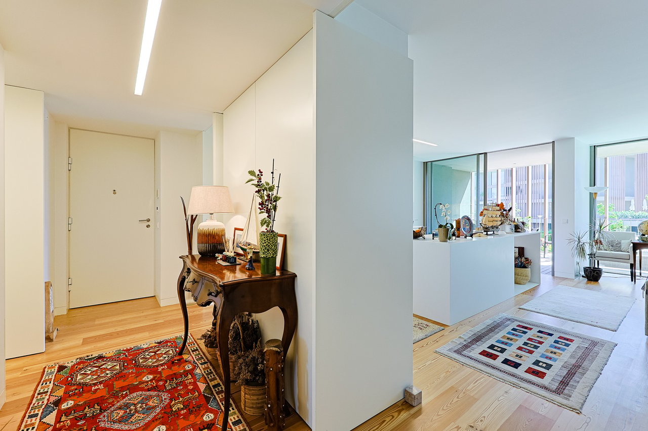 Elegant 2-Bedroom Apartment in One Living Cascais with Premium Amenities