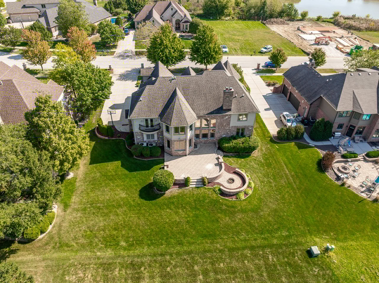 8964 Port Washington Dr, Frankfort