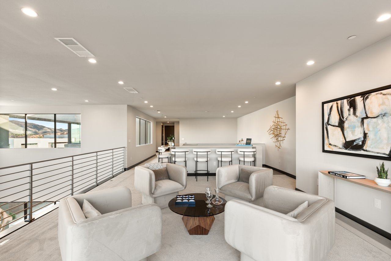 36 Rainbow Point Place