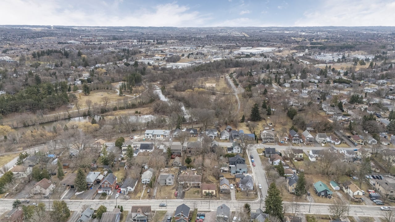 410 Eagle Street, Newmarket, ON L3Y 1K6