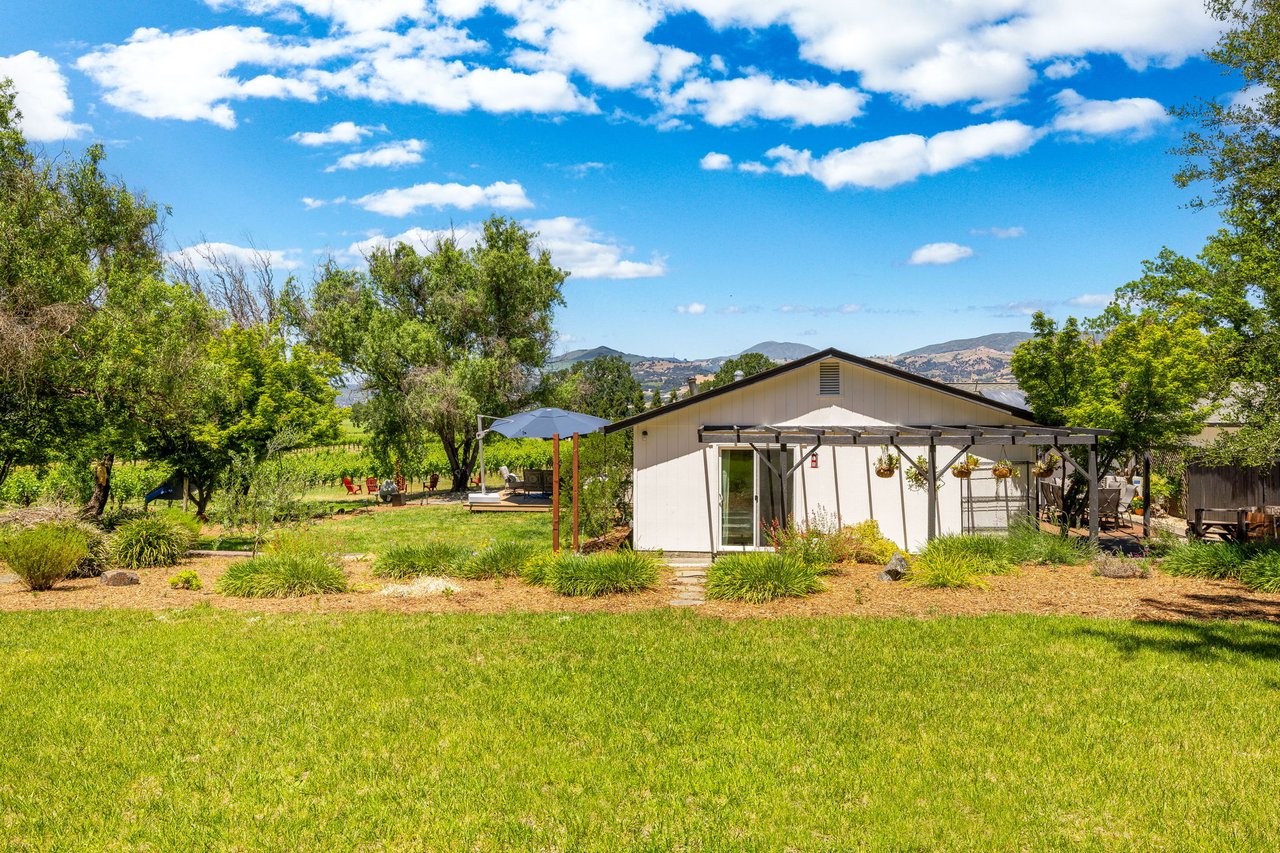 725 Lytton Station