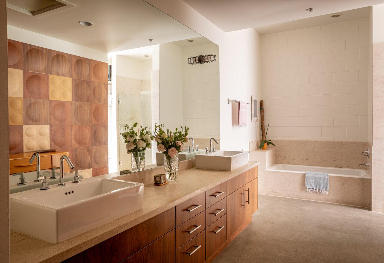 1534 17th St Unit: 105, Santa Monica