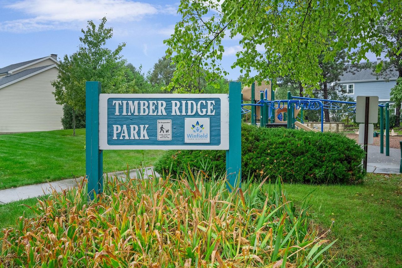 1N325 Tamarack Dr, Winfield IL – Move-In Ready Home in Timber Ridge Listed at $580,000