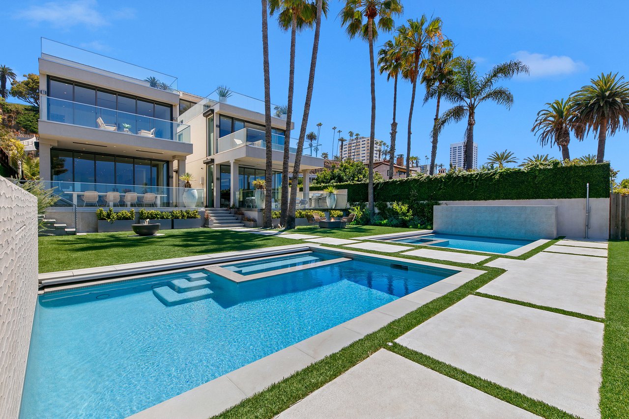 938 Palisades Beach Rd