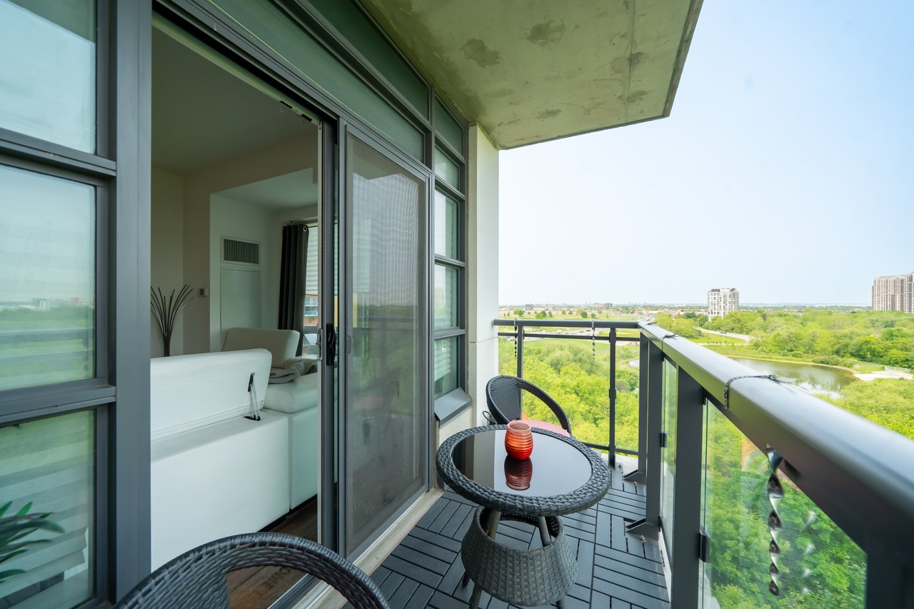 840 Queens Plate Dr 704