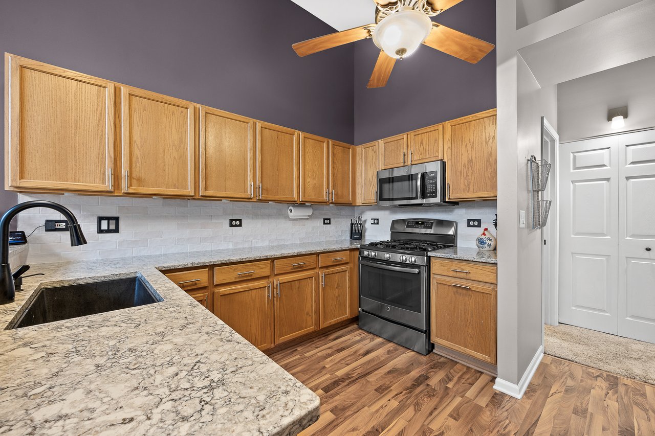 347 Gladstone Ln