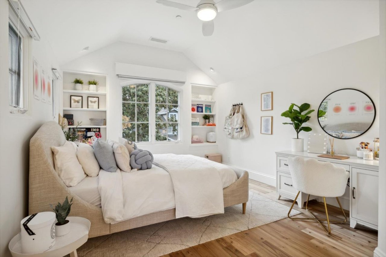 1325 Garden Lane