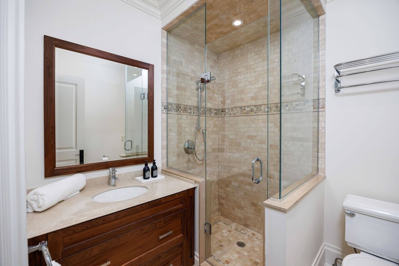 64 Brentwood Rd