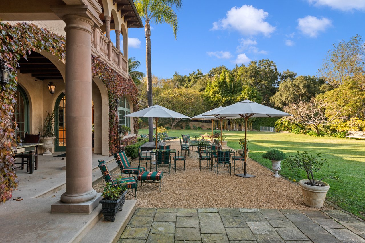 2733 Sycamore Canyon Rd