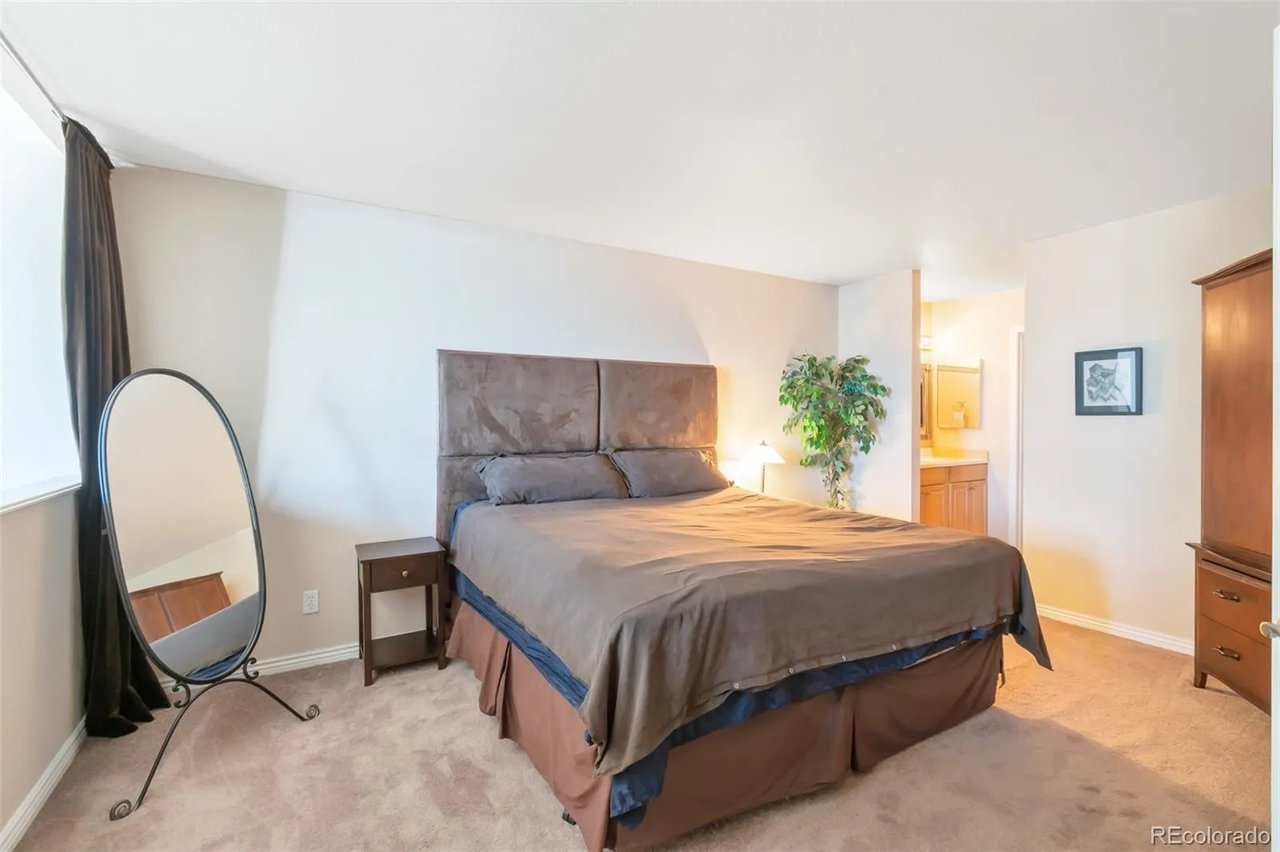 1050 S Monaco Pkwy #141