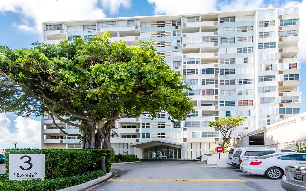 Cool Lapidus Designed Venetian Belle Isle Lists for $329,000!