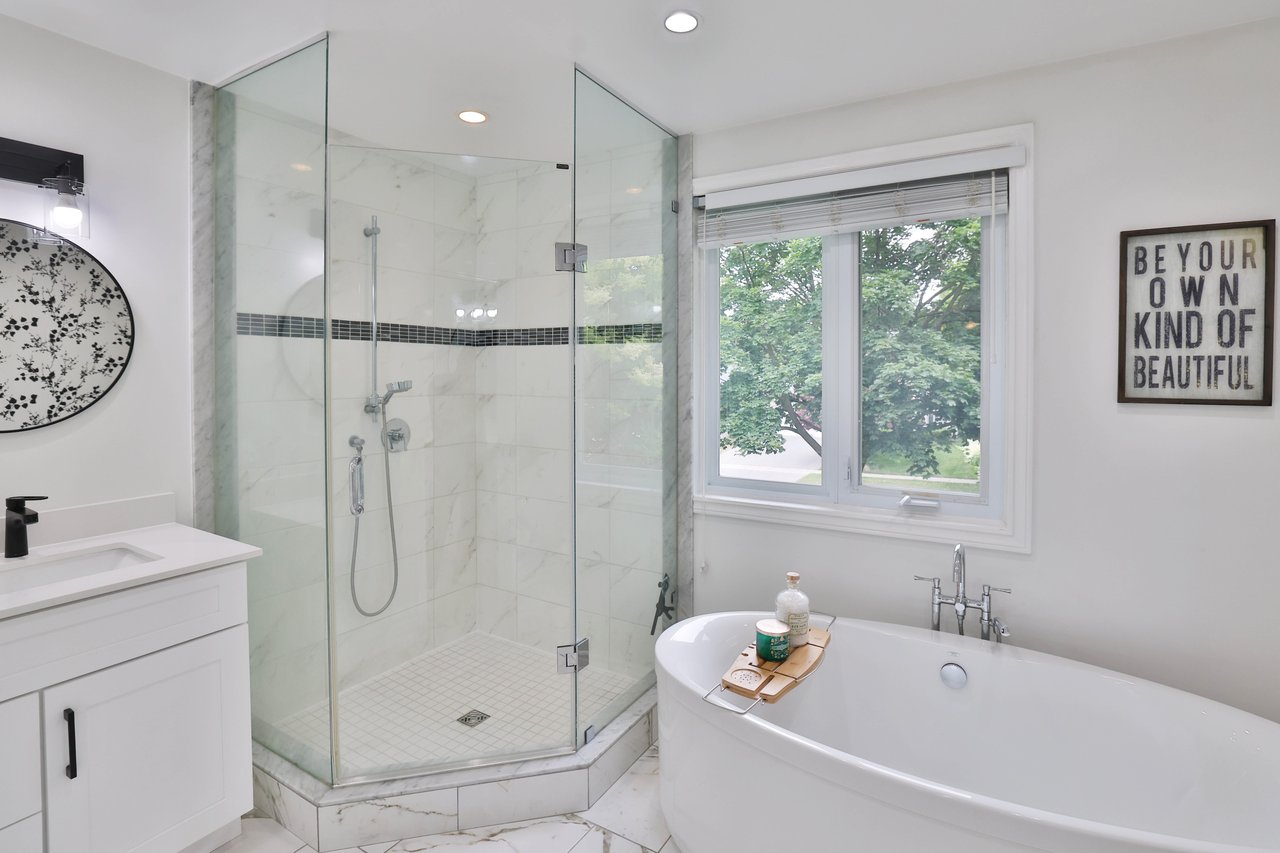 4220 Spruce Avenue, Burlington