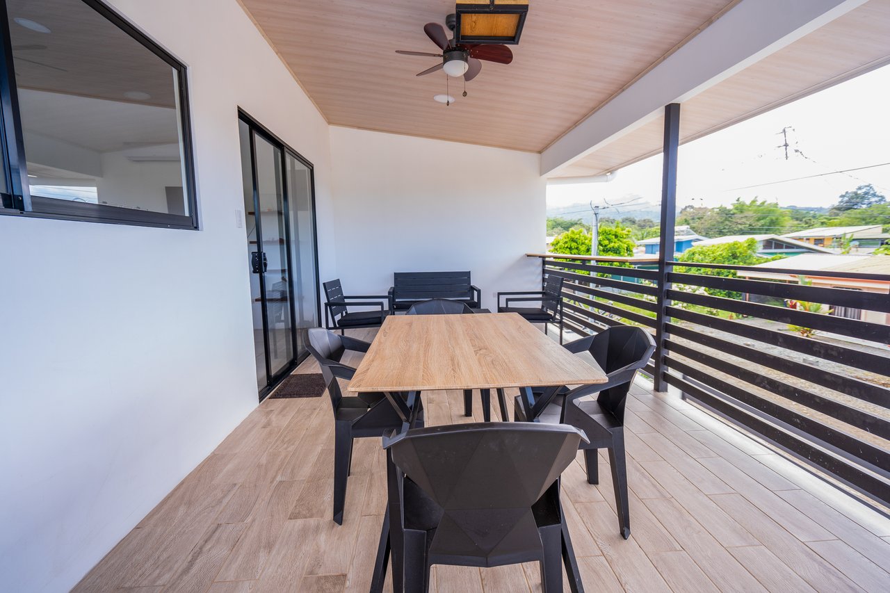 A House With An Upper Live-In Suite & Two Fully Serviced Downstairs Rental Apartments Less Than 1 km From The Entrance to Marino Ballena National Park