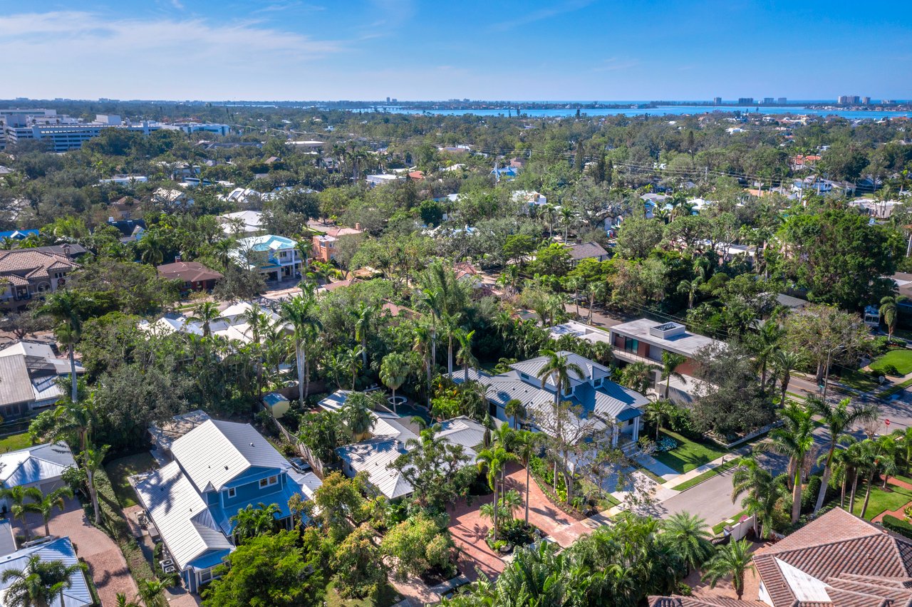 1930 ALTA VISTA ST