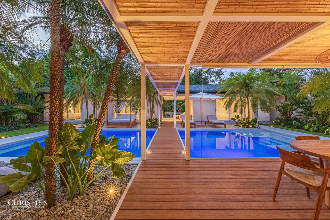 Casa Ohana – Comtemporary Luxury Villa, Steps from the Beach