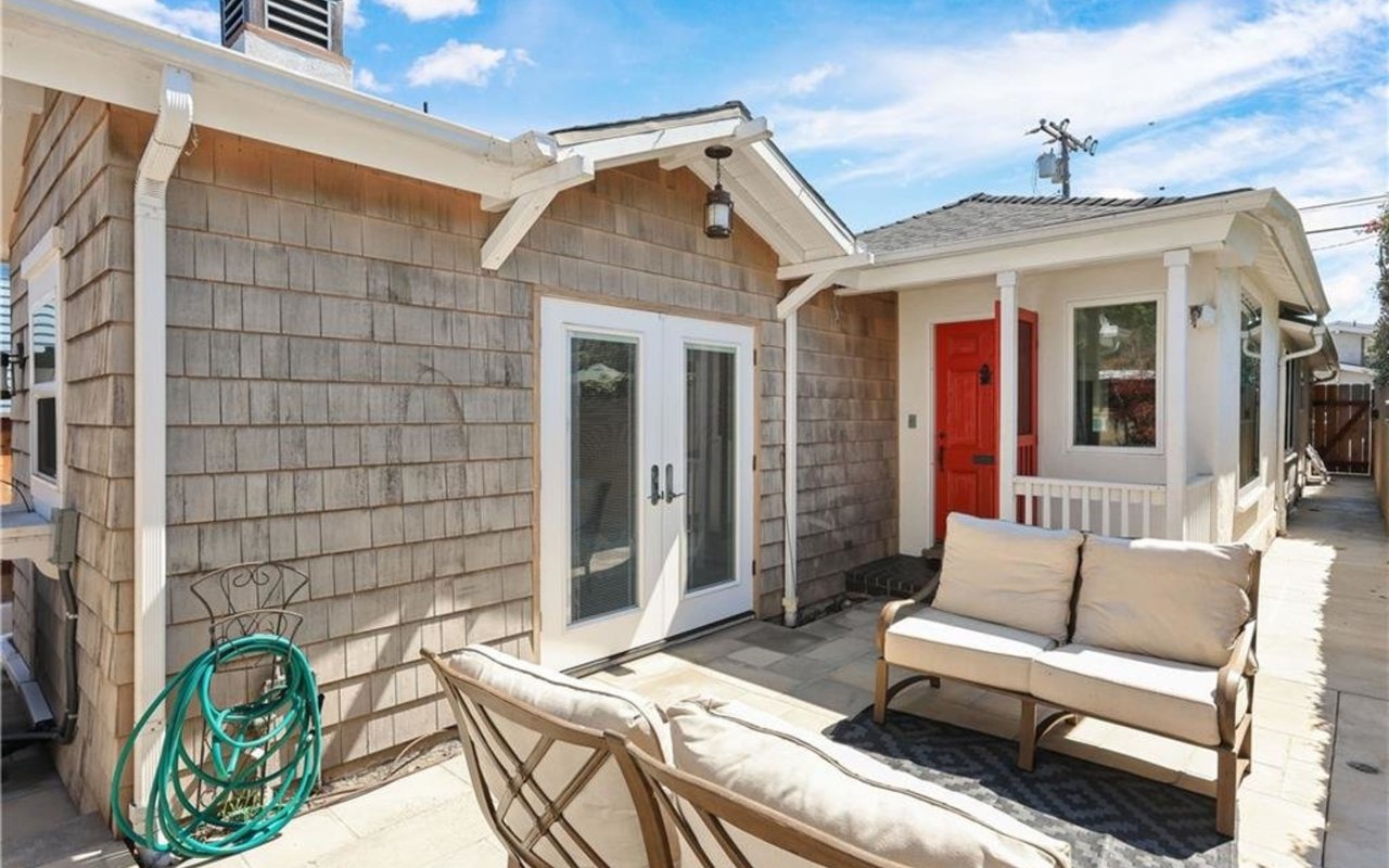Sold 1029 Glenneyre Street, Laguna Beach $1,935,000
