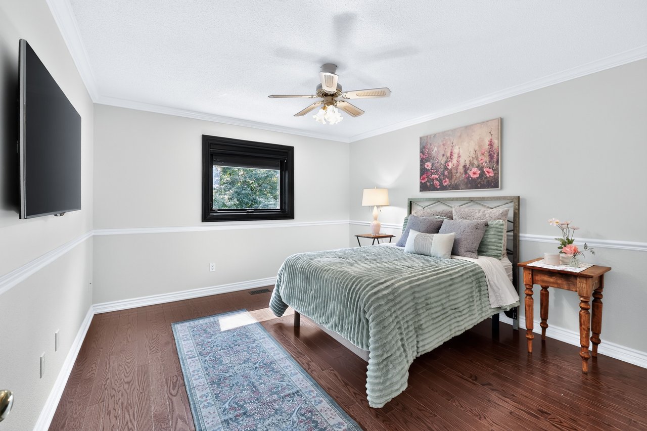 324 Oakridge Court, Oakville