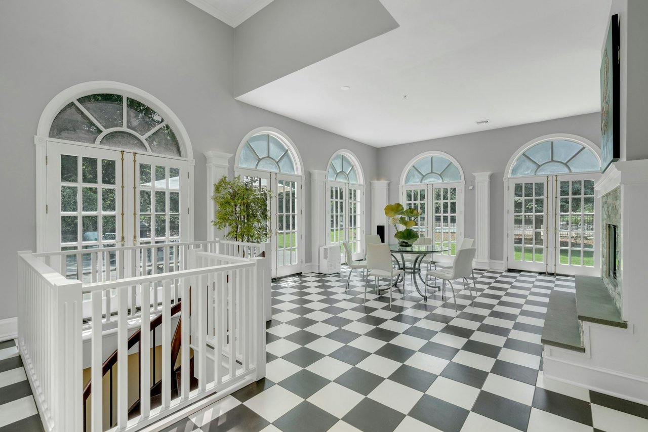225 Glen Road