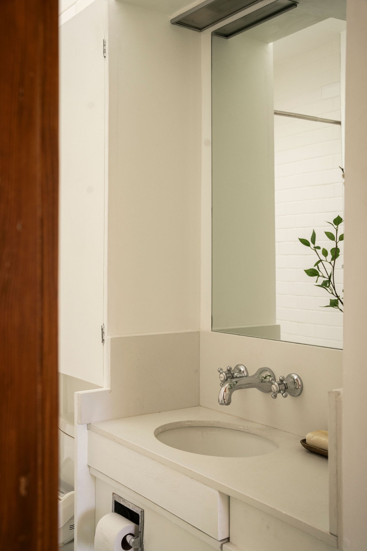 The Van Dekker House, Master architect R. M. Schindler