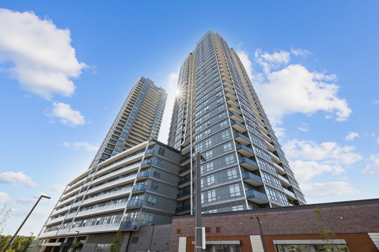 50 Upper Mall Way #2109