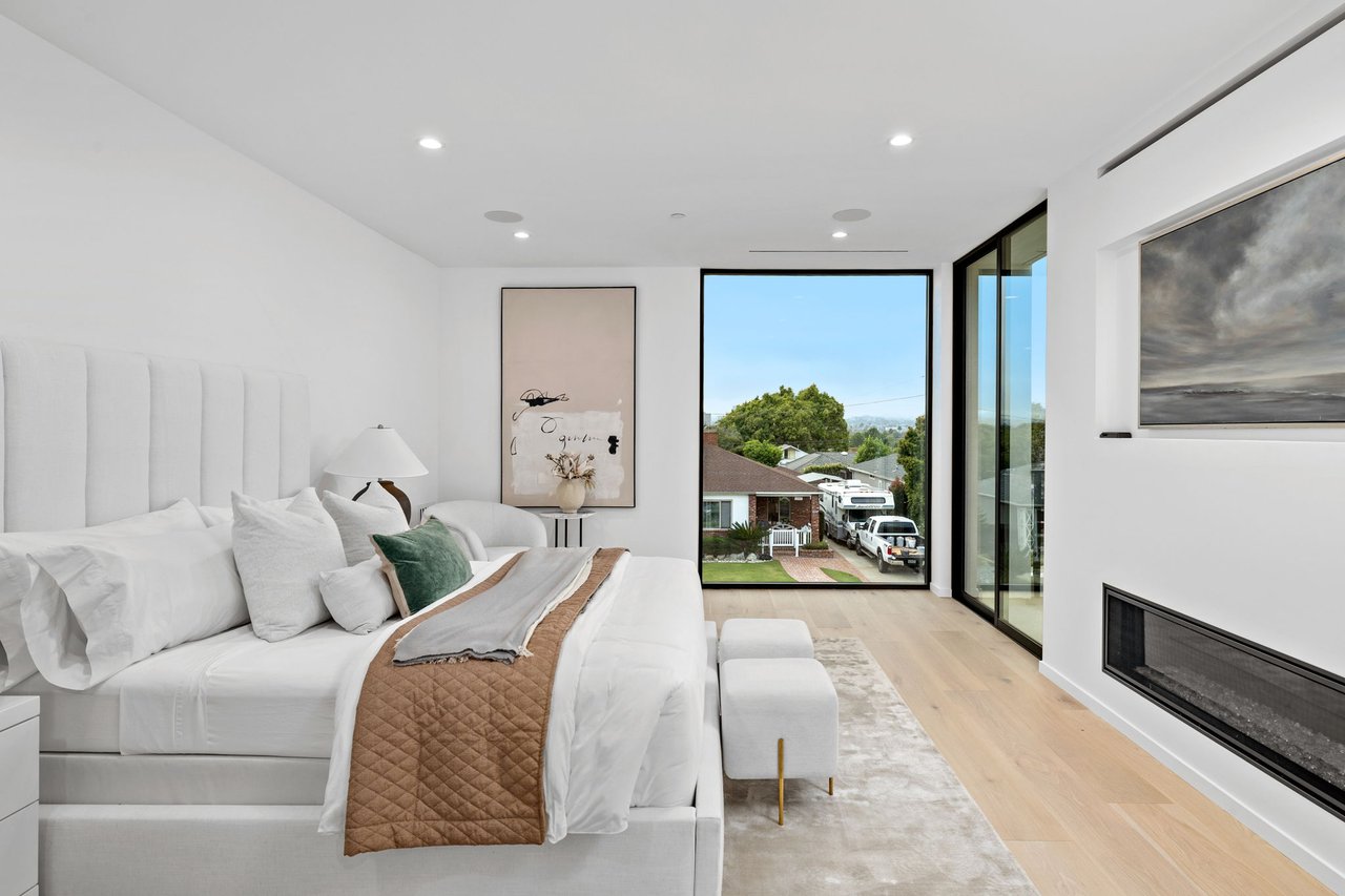 3041 Mountain View