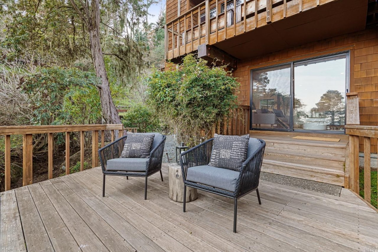 260 Sunset Way