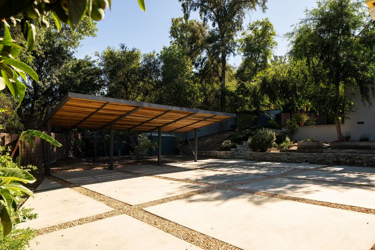 The Van Dekker House, Master architect R. M. Schindler