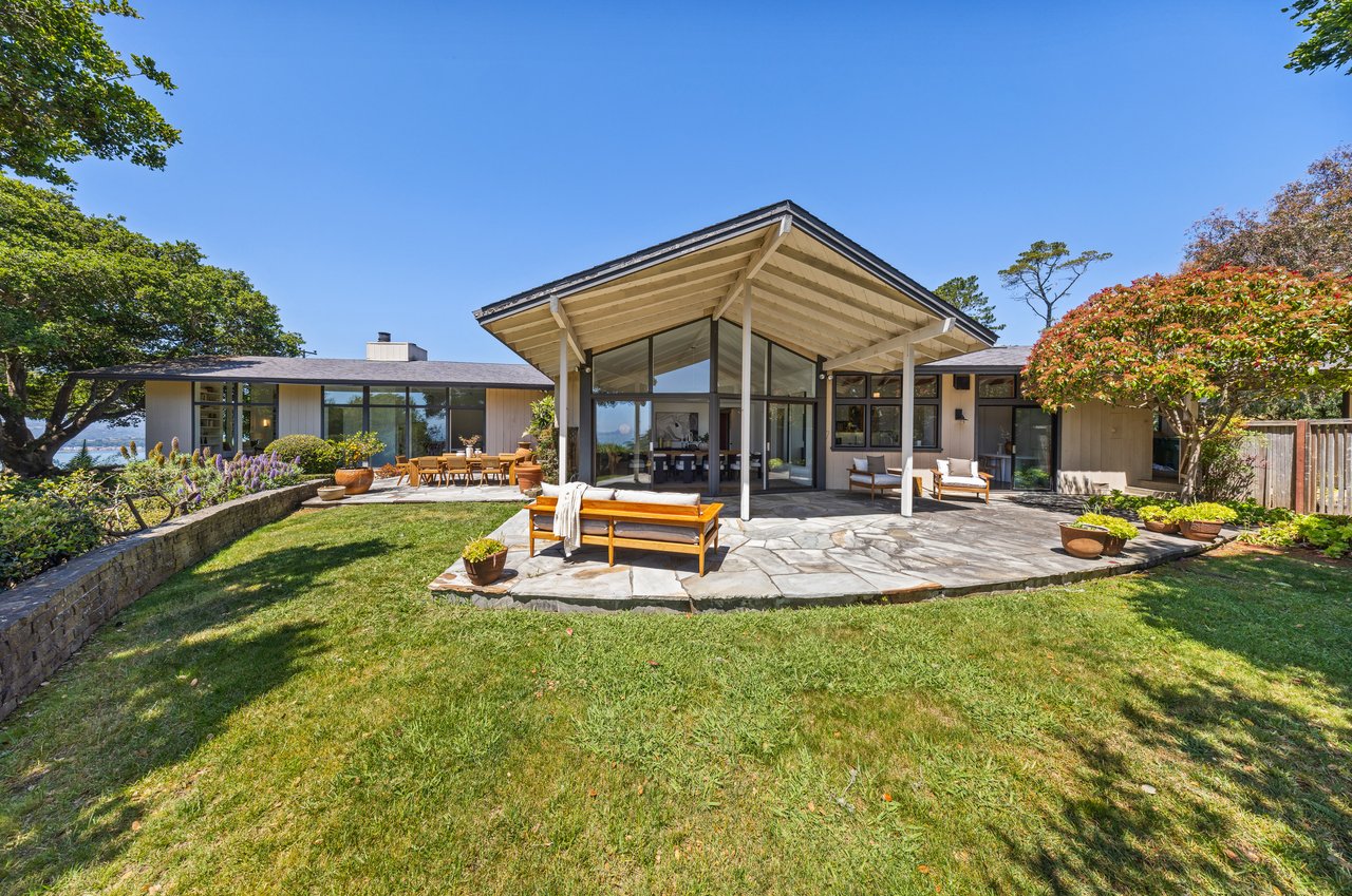 Rare 1+ Acre Dream Site