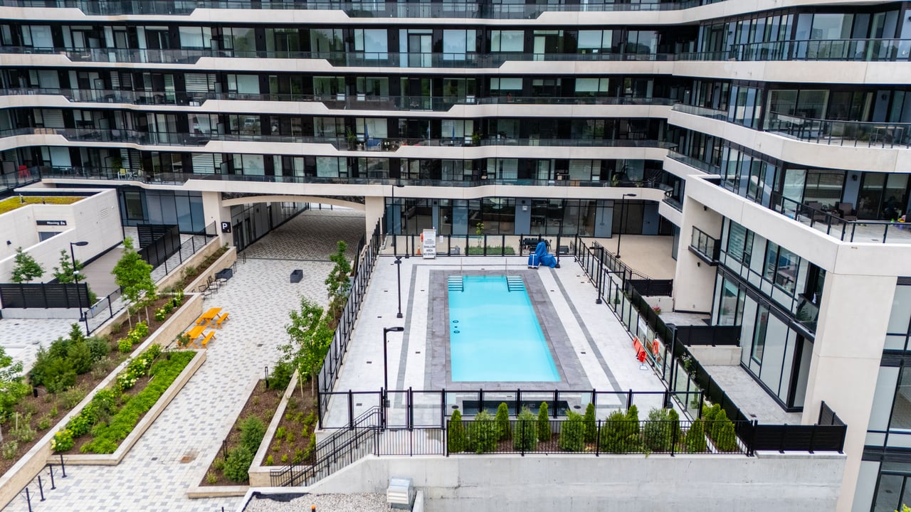8188 Yonge Street, 235