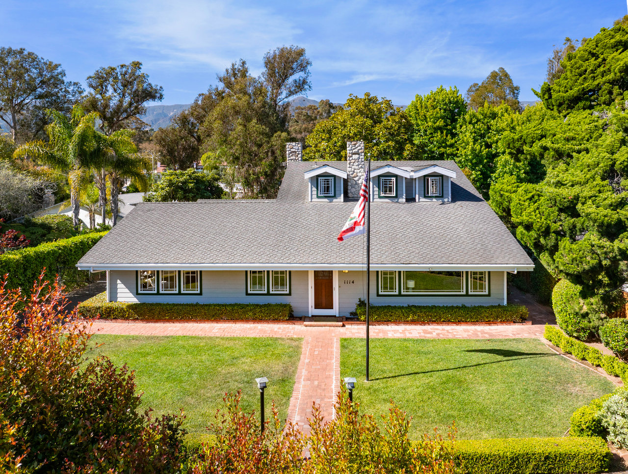 Four Bedroom Home Near Butterfly Beach