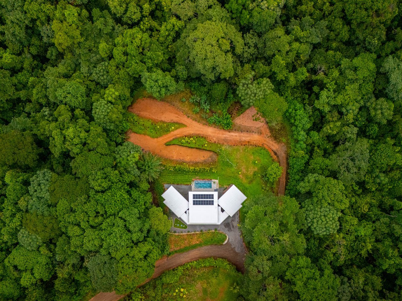 Ojochal Modern Jungle Home with Infinity Pool & Mountain Views